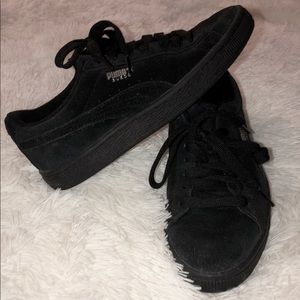Puma Shoes | Black Suede Pumas